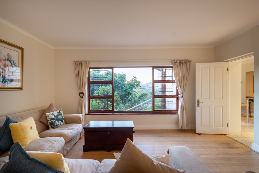 7 Bedroom Property for Sale in Bowtie Western Cape